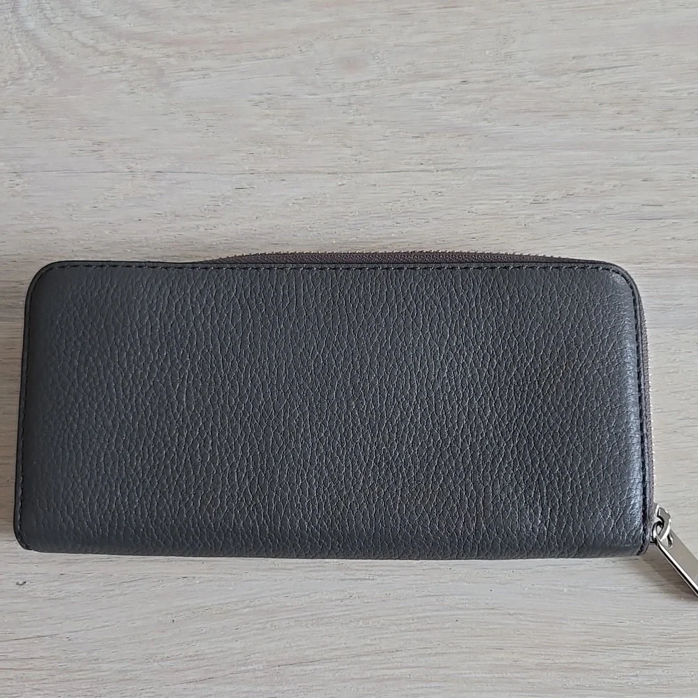 Marc By Marc Jacobs Pebbled Leather Zip Around Wallet-Gray